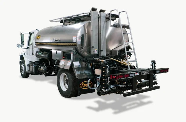 Etnyre Black-Topper Asphalt Distributor — bitumen distributor equipment reference