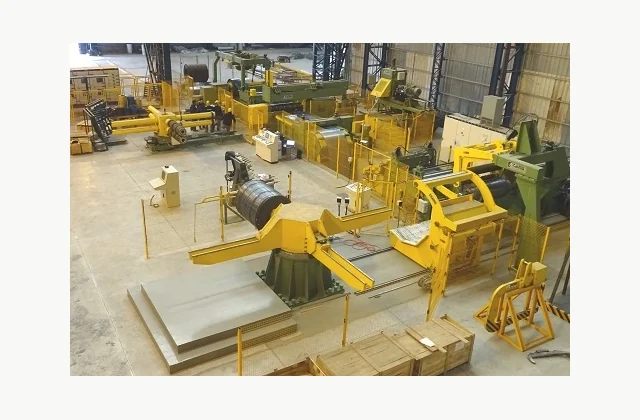 CAMU heavy coil slitting line with decoiling, longitudinal cutting and recoiling equipment in a factory