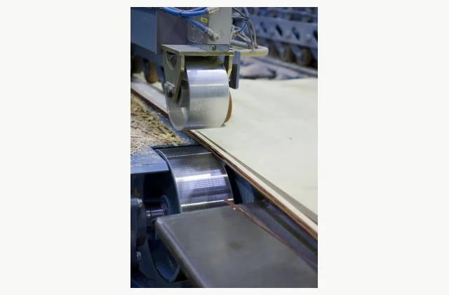Raute Panel trimming line plywood trimming line reference equipment
